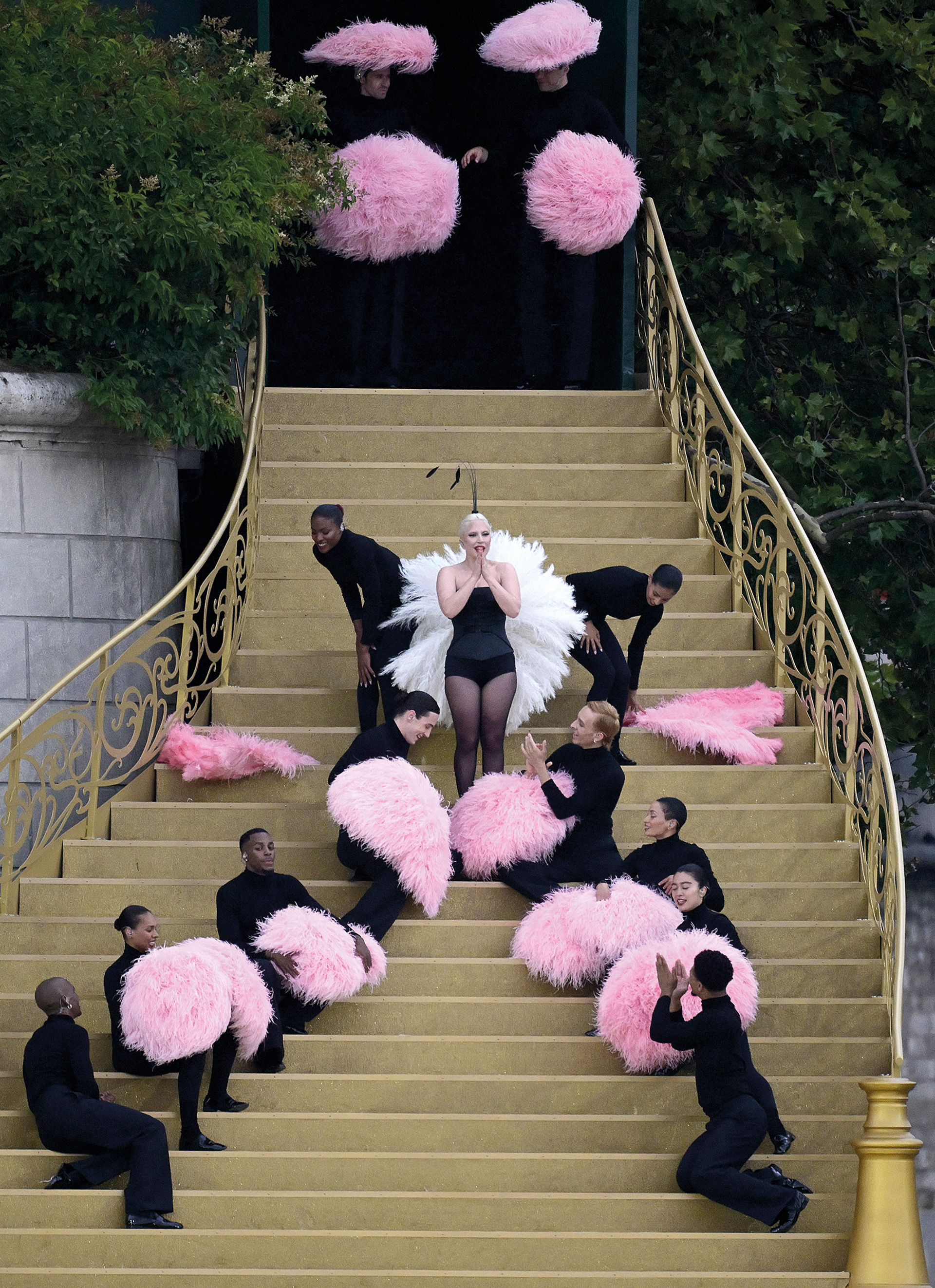 Πώς η Lady Gaga κατέκτησε την κορυφή της σόου μπιζ-4