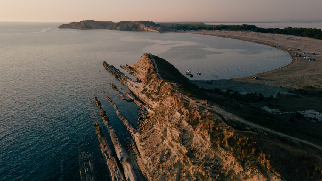 αυτή-η-γη-έχει-τον-ιδρώτα-μας-563209564