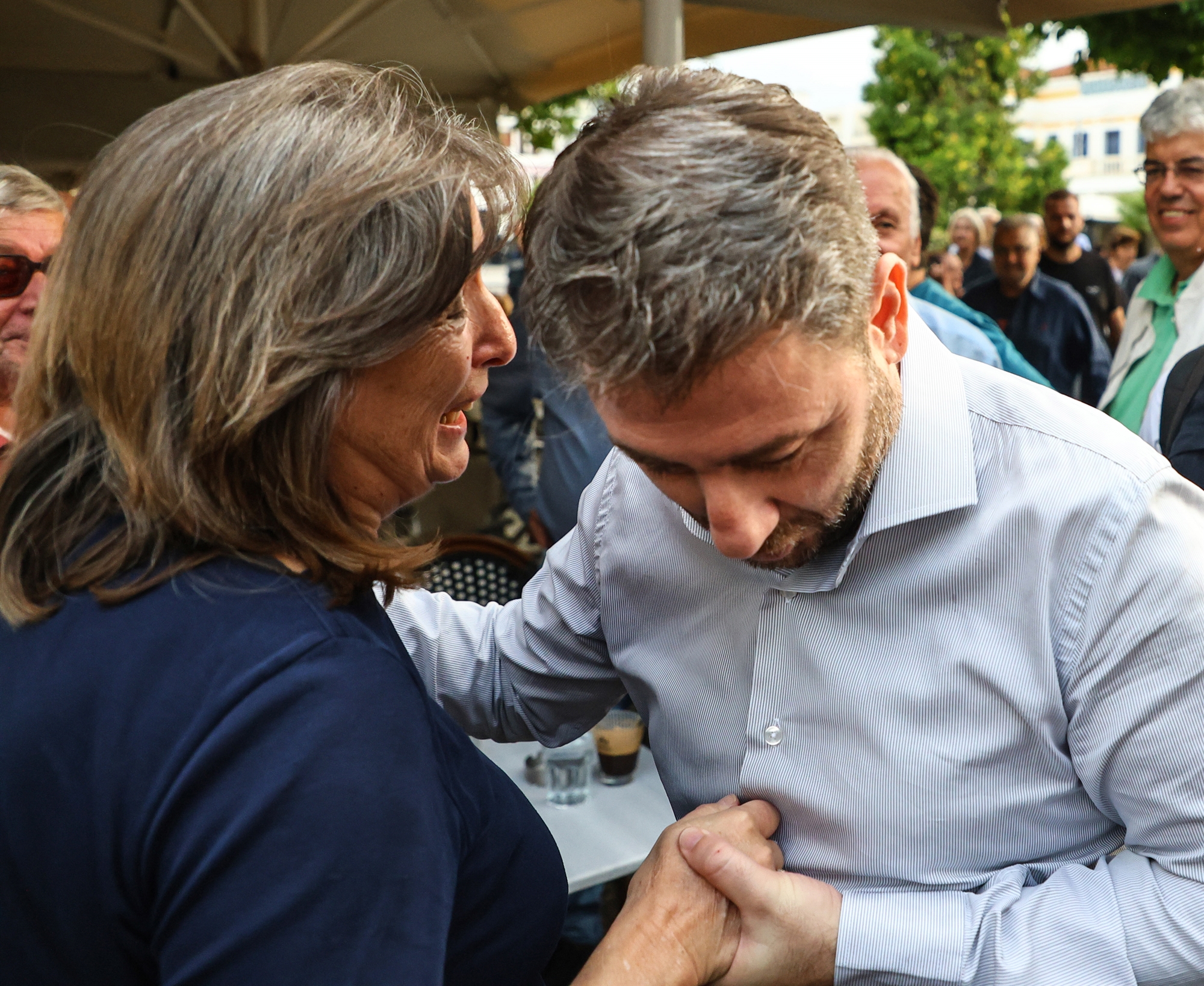 Ολα είναι δρόμος (και καφενεία)-3