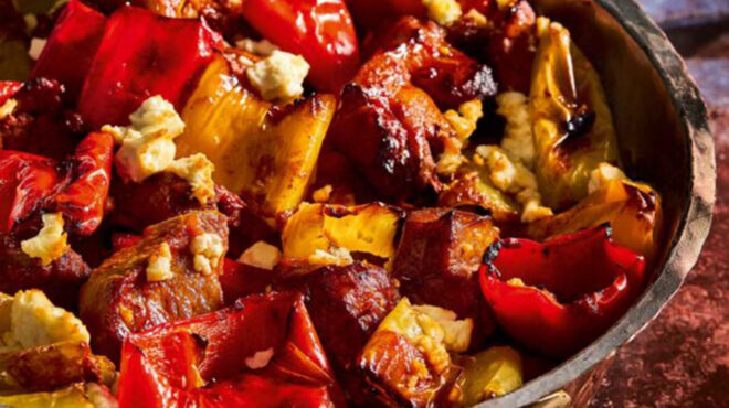 χοιρινό-με-πιπεριές-και-φέτα-563246857