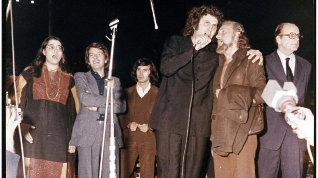 η-ελλάδα-στα-γήπεδα-ξεσπάει-563209039