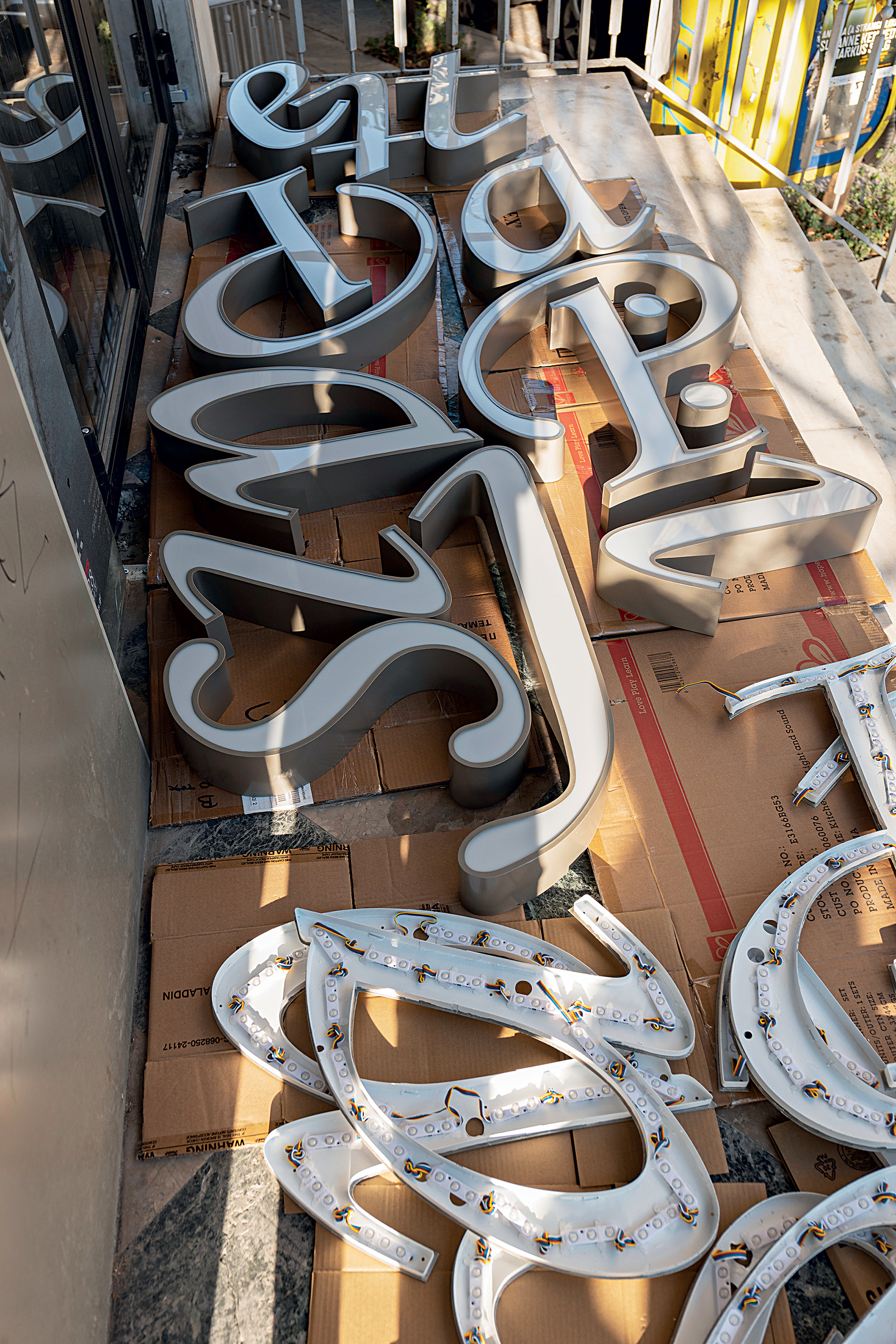 Μία βόλτα στο Πτι Παλαί, το ιστορικό σινεμά που ανοίγει ξανά ως θέατρο-1