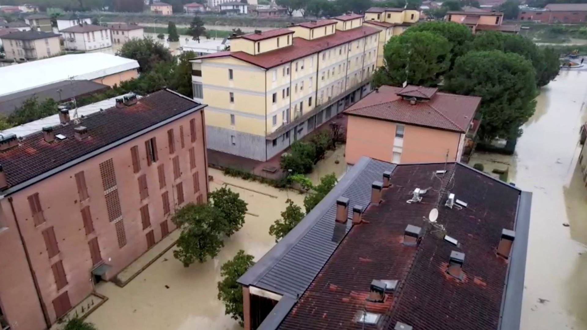 Ιταλία: Εκκενώσεις κατοικιών λόγω πλημμυρών από την κακοκαιρία – Δύο αγνοούμενοι-3