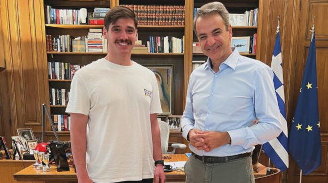 ο-κ-μητσοτάκης-συνάντησε-τον-εύζωνα-πο-563230225