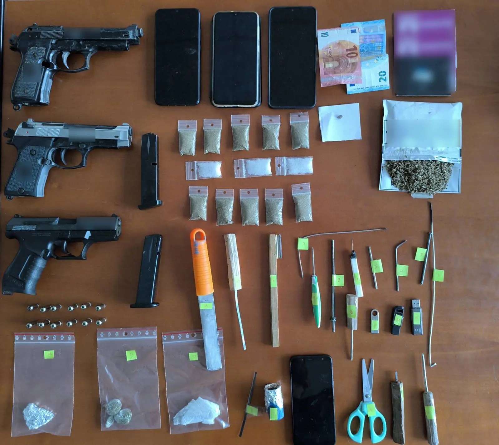 Σπείρα εισήγαγε και διακινούσε ναρκωτικά σε φυλακή – Συνελήφθη σωφρονιστικός-1