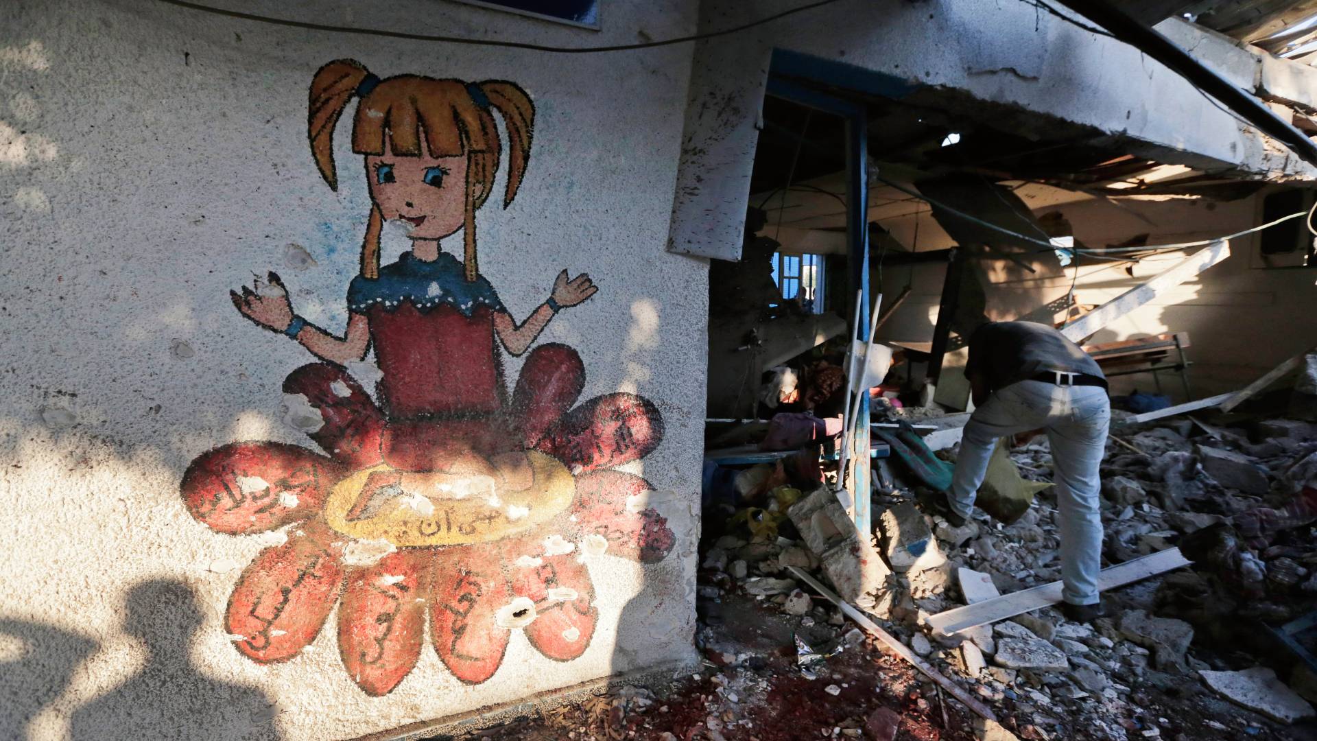 Γάζα: Ισραηλινή αεροπορική επιδρομή σε σχολείο του ΟΗΕ – Τουλάχιστον 14 νεκροί-1