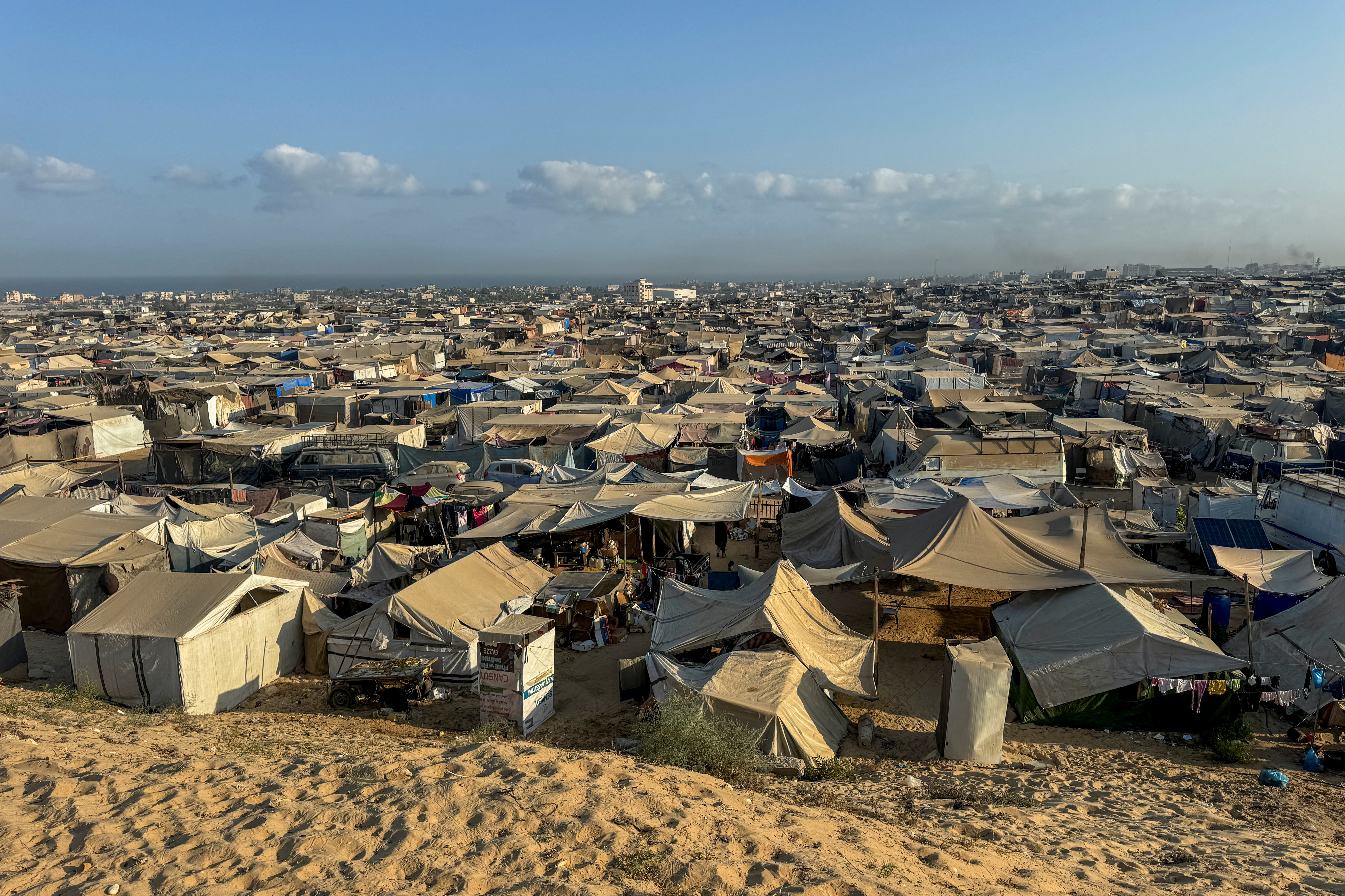 Γάζα: «Ολόκληρες οικογένειες θάφτηκαν στην άμμο»-1