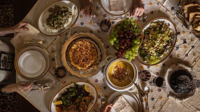 θεία-σέτη-μια-οικοδέσποινα-από-την-κηφ-563246842