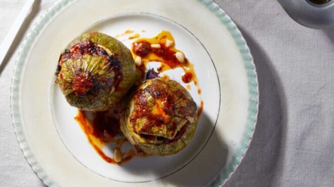 κολοκύθια-γεμιστά-με-κιμά-και-μελίχλω-563221771