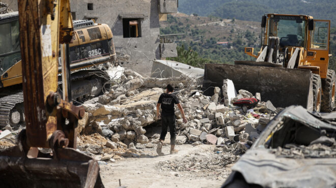 το-ισραήλ-σφυροκοπά-τη-χεζμπολάχ-το-ιρ-563241997