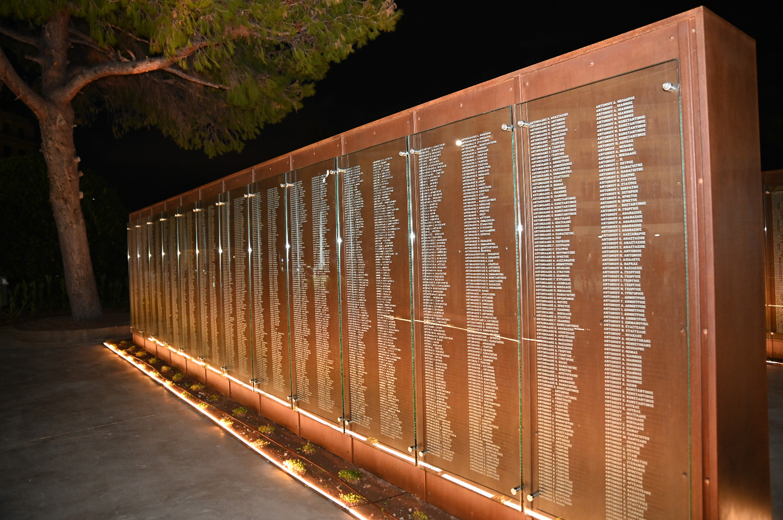 Διαβάστε στην «Καθημερινή της Κυριακής»-3