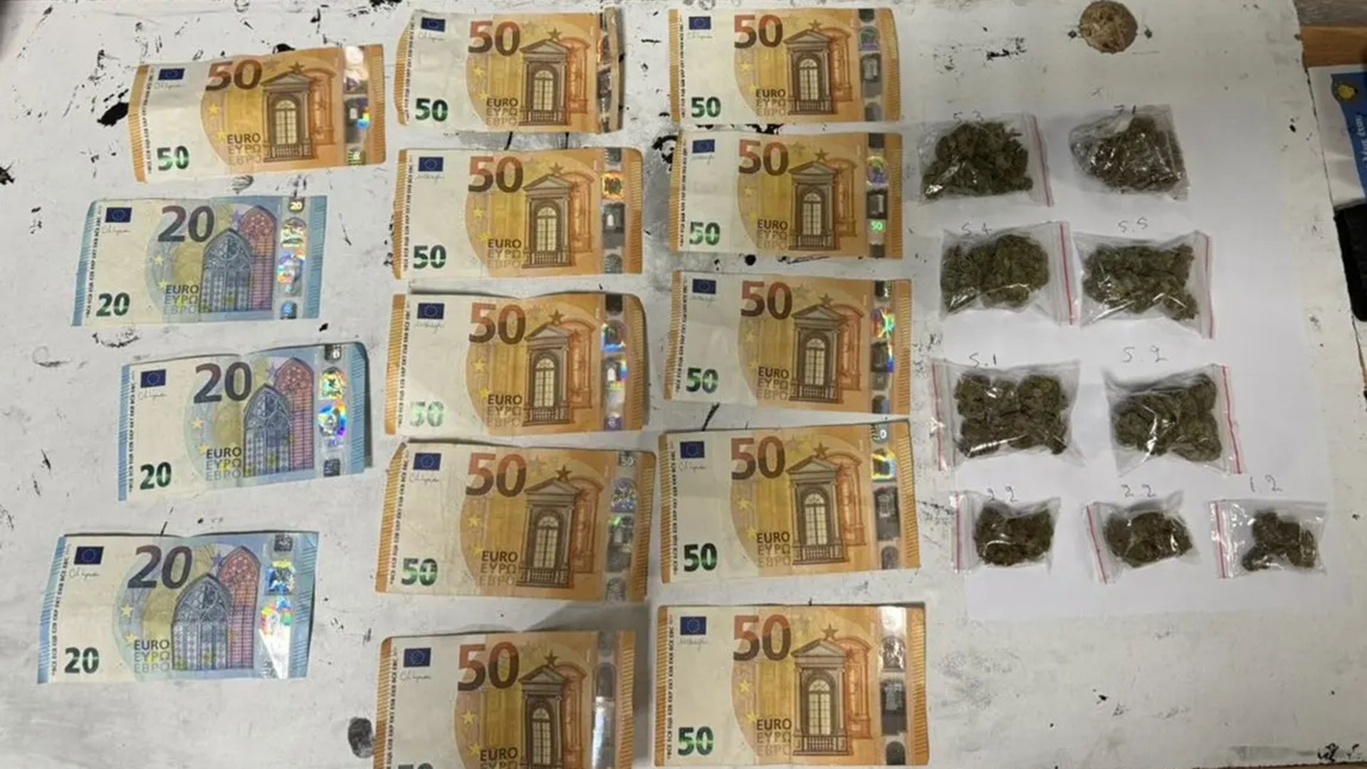 ΕΛ.ΑΣ.: Οκτώ συλλήψεις για διακίνηση ναρκωτικών και όπλο-3