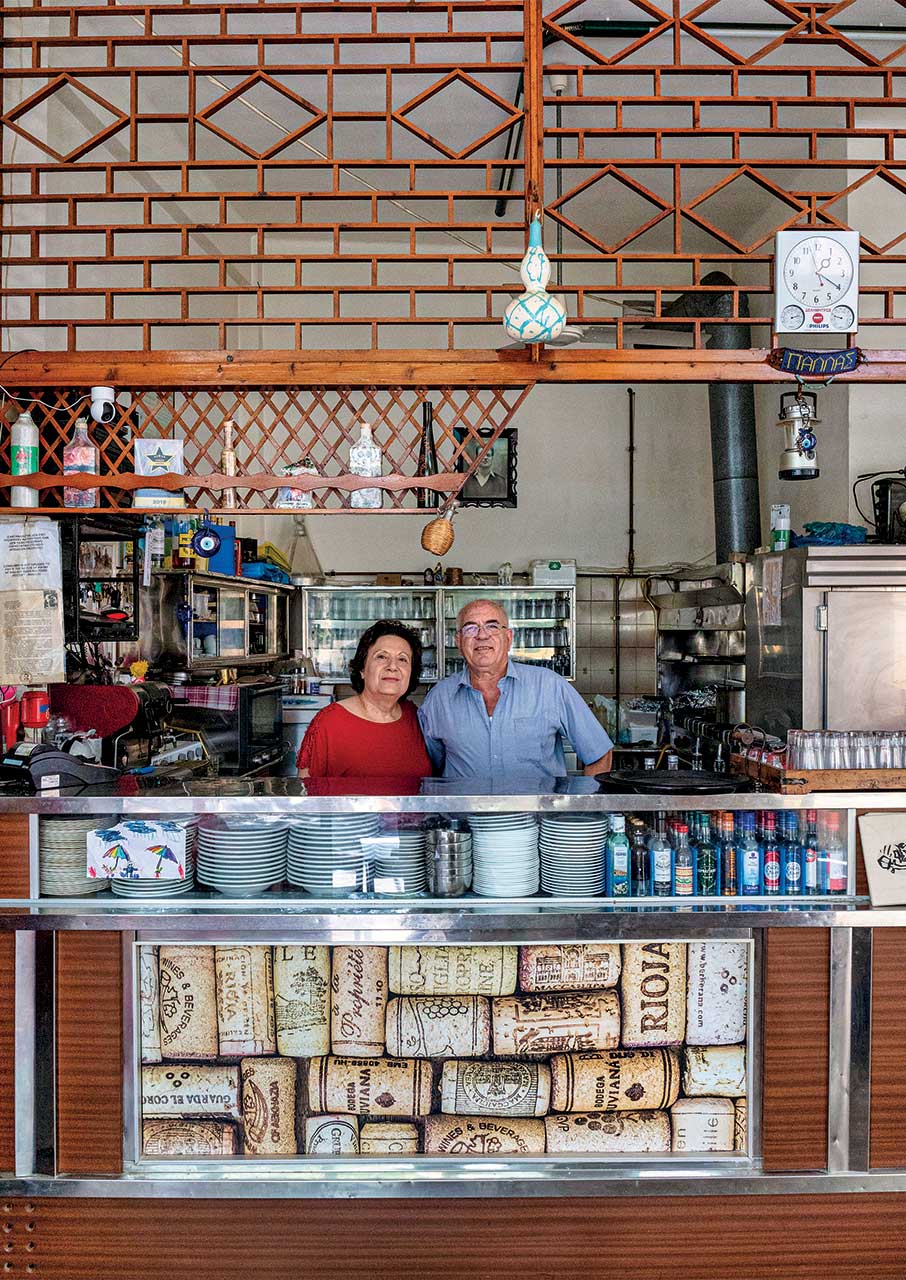 Τα καφενεία-ουζερί της Λέσβου που αξίζει να επισκεφθείτε-1