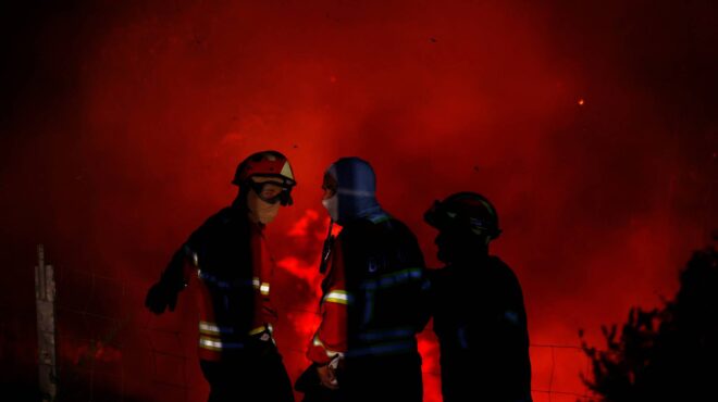πορτογαλία-ανιση-μάχη-με-τις-φλόγες-563226514