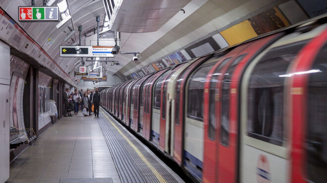 βρετανία-συνελήφθη-17χρονος-για-κυβερ-563216713