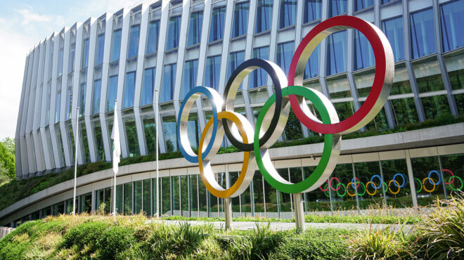 να-ξεφύγουμε-από-τη-βιτρίνα-των-διακρ-563224645