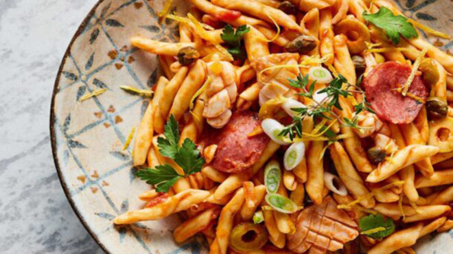 σιουφιχτά-με-καλαμάρι-σαλάμι-λευκάδο-563204461