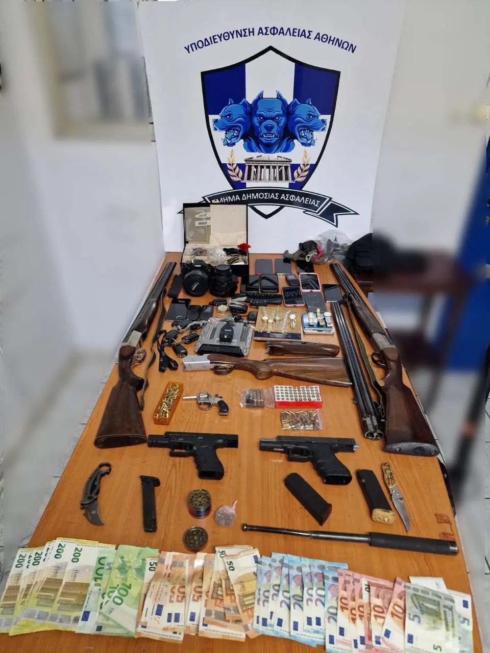 Πώς δρούσε η συμμορία που «ξάφρισε» πάνω από 100 σπίτια στην Αττική-3