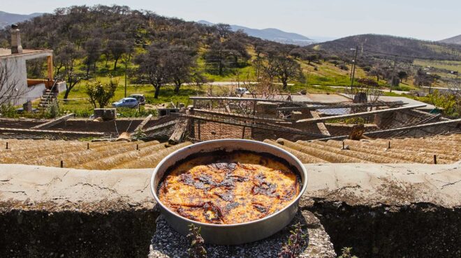 το-ταψί-στην-ελλάδα-είναι-τρόπος-ζωής-η-563235793