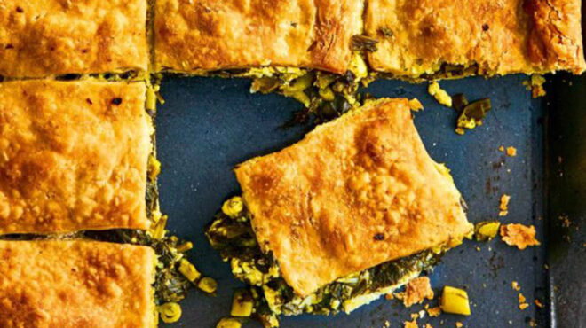 σπανακοτυρόπιτα-με-χειροποίητη-σφολ-563270731