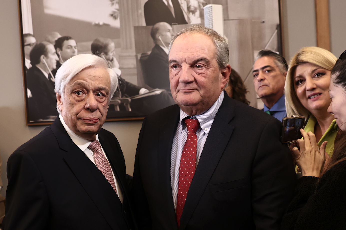 Τα τετ α τετ Μητσοτάκη με Σαμαρά και Καραμανλή-3