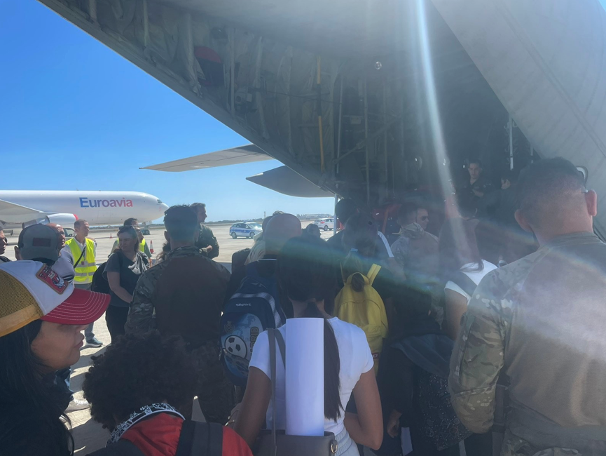 Επαναπατρίστηκαν οι 22 Ελληνες από τον Λίβανο-6