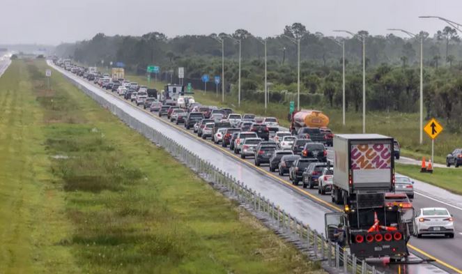 Τυφώνας «Μίλτον»: Συναγερμός στη Φλόριντα, μάχη με τον χρόνο ενόψει της καταιγίδας – Live εικόνα-2