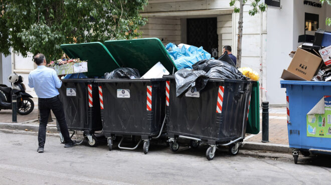 ομολογούν-αδιέξοδο-για-τα-σκουπίδια-σ-563286538