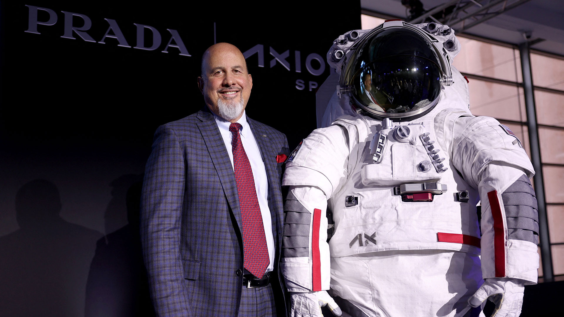 Υψηλή ραπτική στο διάστημα – Οι στολές της NASA φέρουν την υπογραφή της Prada-3