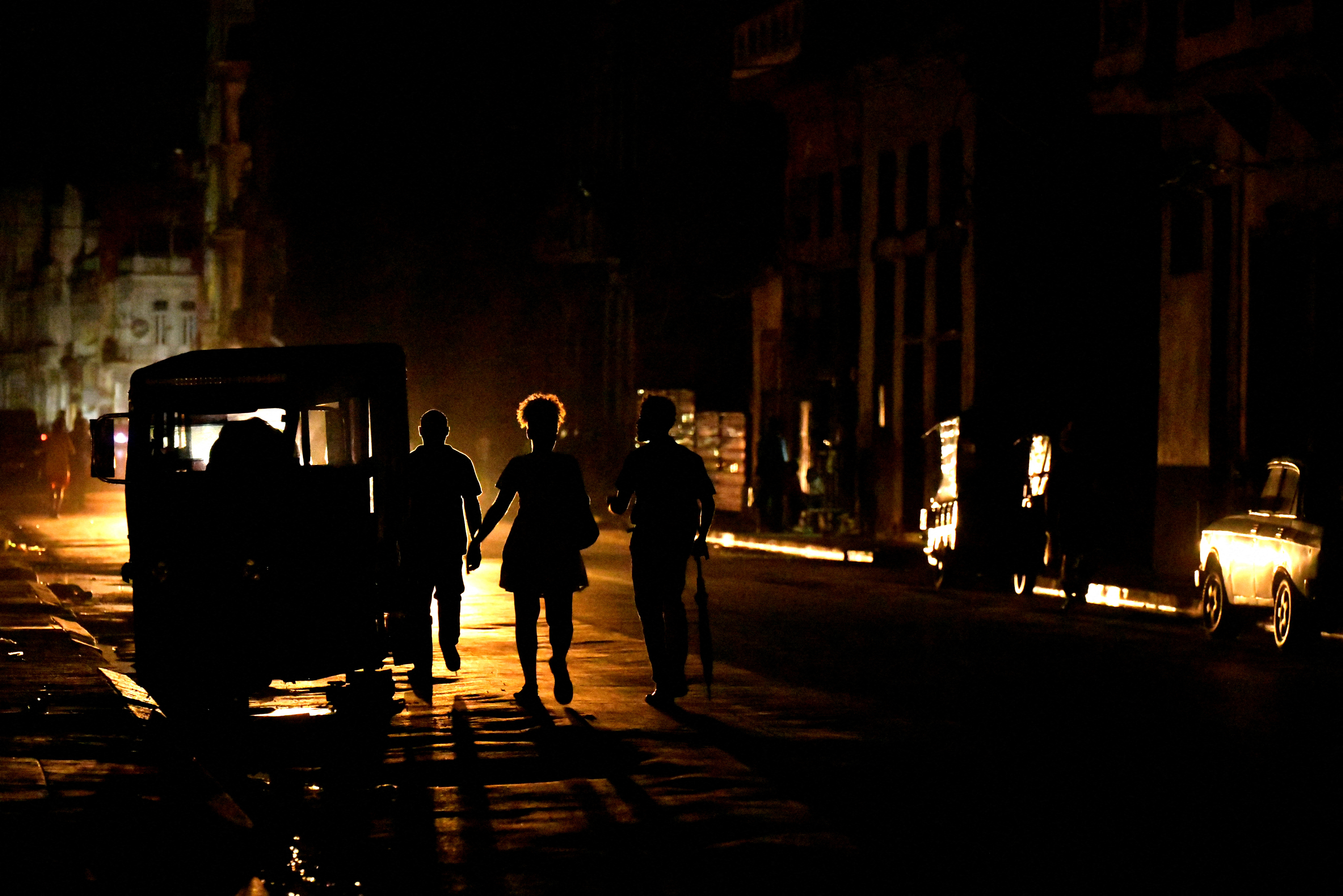 H Κούβα ξανά στο σκοτάδι – Νέο μπλακάουτ μετά από κατάρρευση δικτύου-3