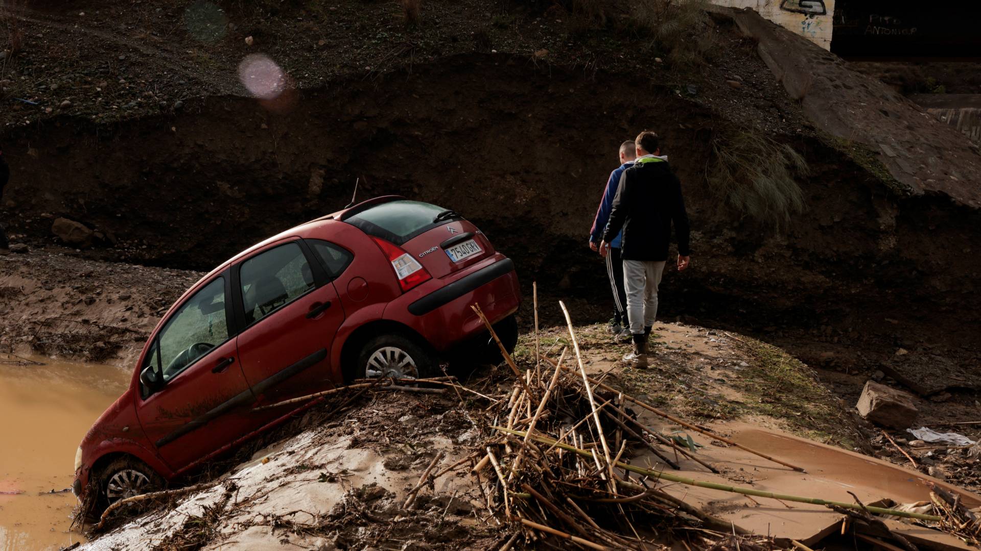 Ισπανία: Τραγωδία με τουλάχιστον 72 νεκρούς από τις καταστροφικές πλημμύρες-2