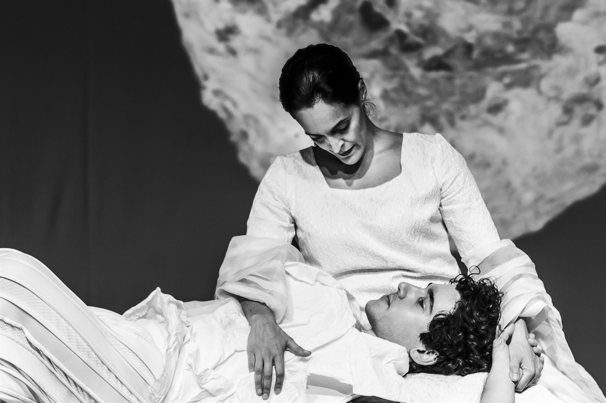 Ερωτες με απόσταση έξι αιώνων-1