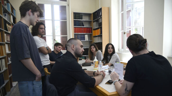 δεν-υπάρχουν-πόροι-για-τη-βιβλιοθήκη-σ-563288539