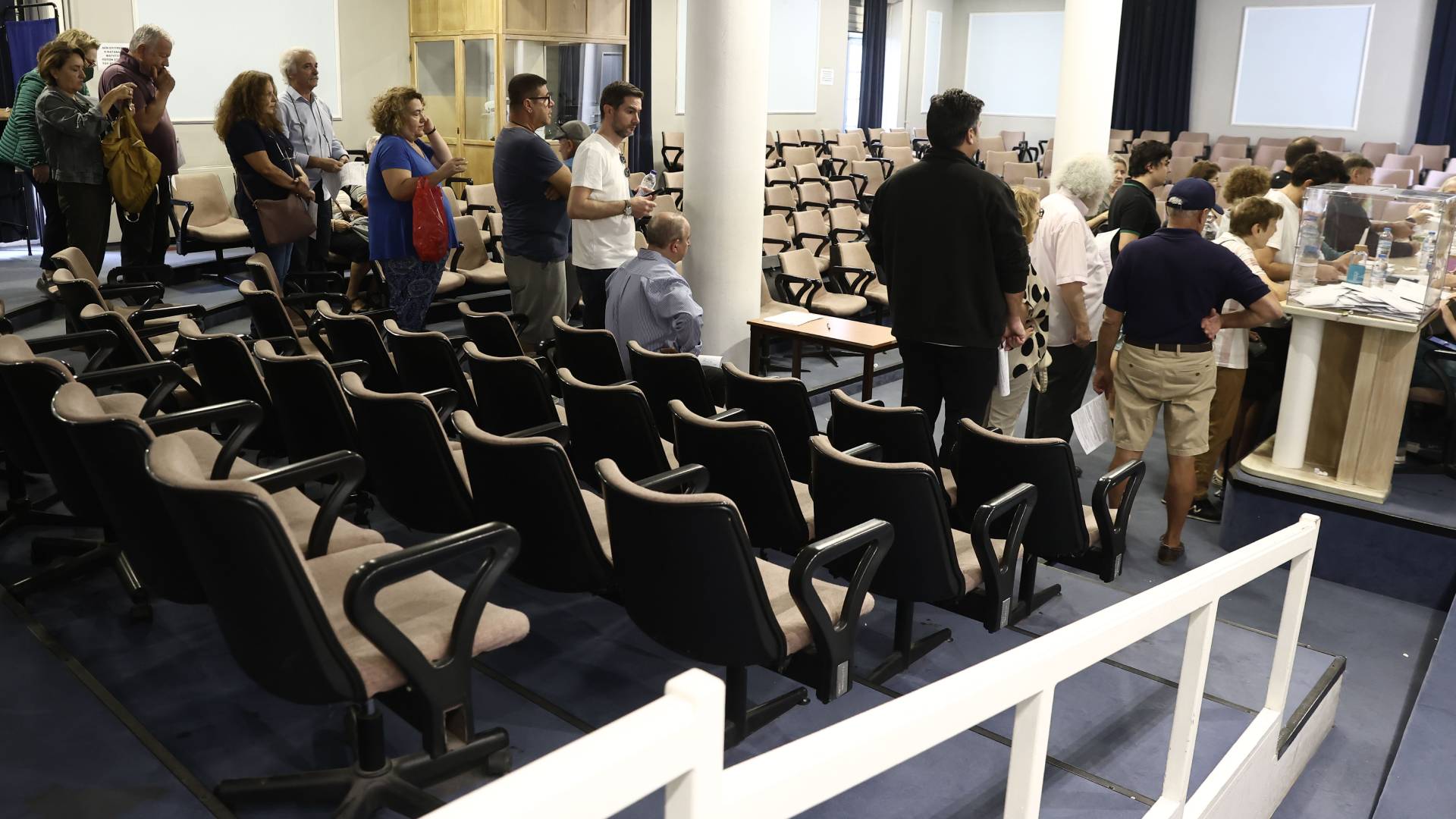 Εκλογές ΠΑΣΟΚ: Ψήφισαν πάνω από 160.000 πολίτες – Τα μηνύματα των έξι υποψηφίων-1