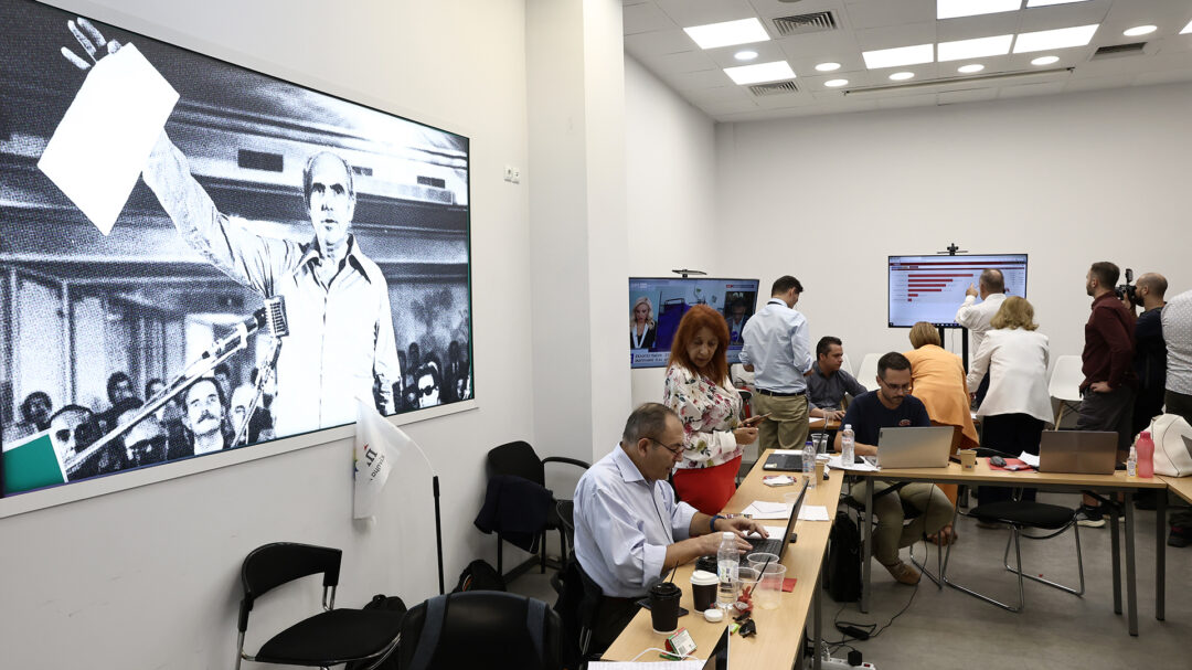 tα-πολλά-πρόσωπα-του-πασοκ-που-ανέδειξε-563259538