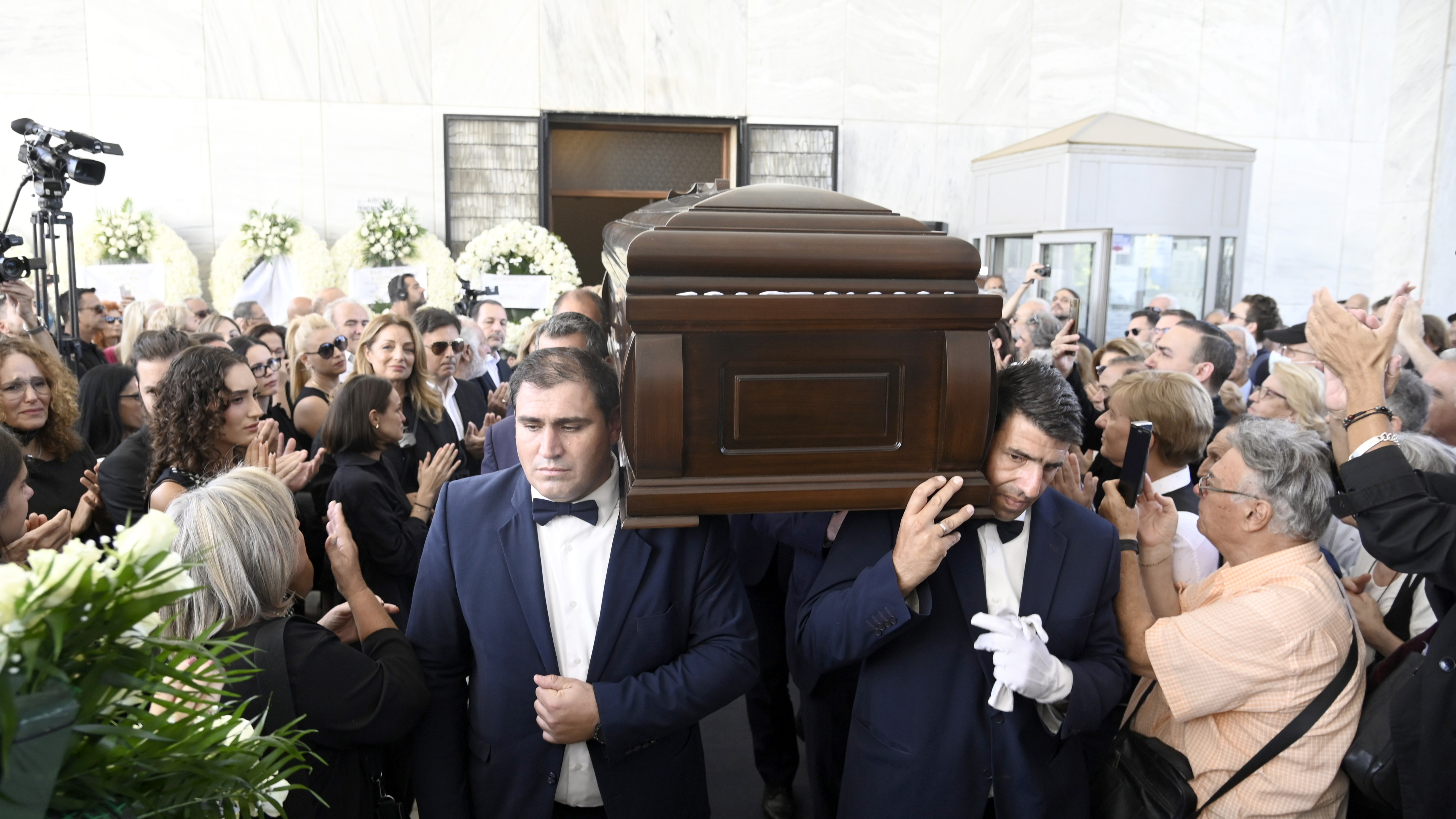 Το τελευταίο αντίο στον Μίμη Πλέσσα-2