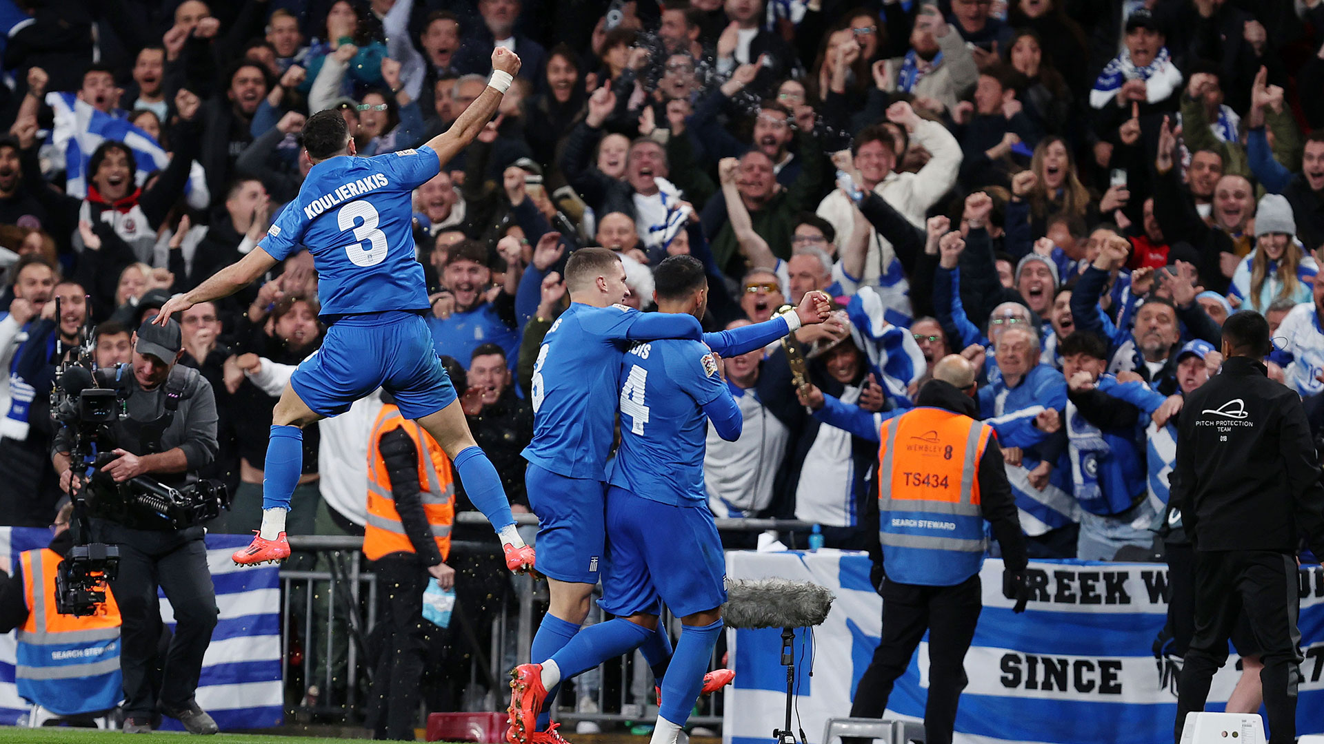 Η Ελλάδα άλωσε το Γουέμπλεϊ – Ιστορική νίκη αφιερωμένη στον Μπάλντοκ-6