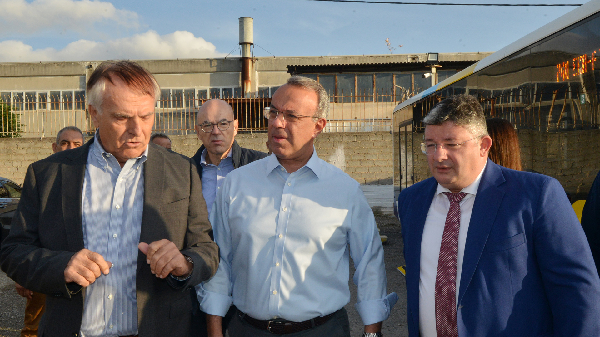 Σταϊκούρας: «Επιπλέον 35 νέα λεωφορεία στην Αττική – Στόχος η πλήρης ανανέωση του στόλου»-1