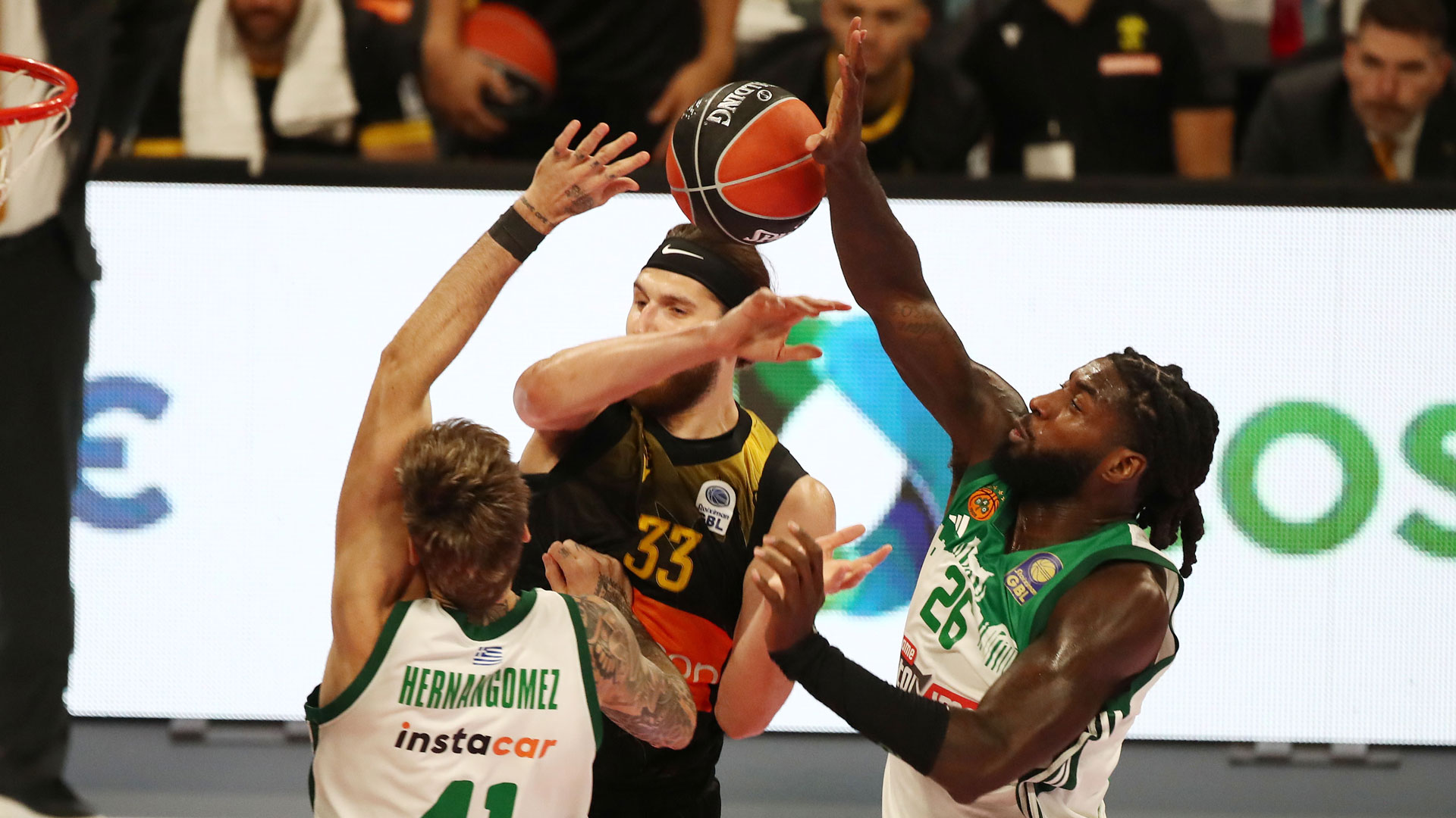 Κυρίαρχος ο Παναθηναϊκός κόντρα στην ΑΕΚ με πρωταγωνιστή τον Μπράουν-1