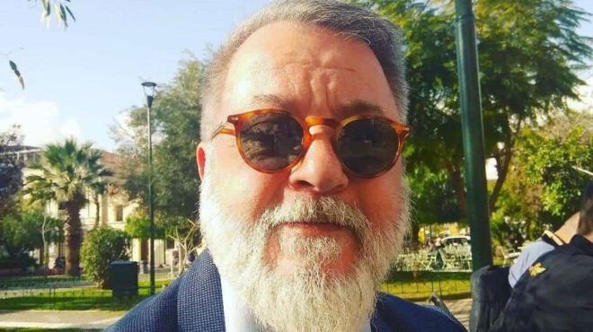 πέθανε-ο-δημοσιογράφος-και-συγγραφέα-563294227