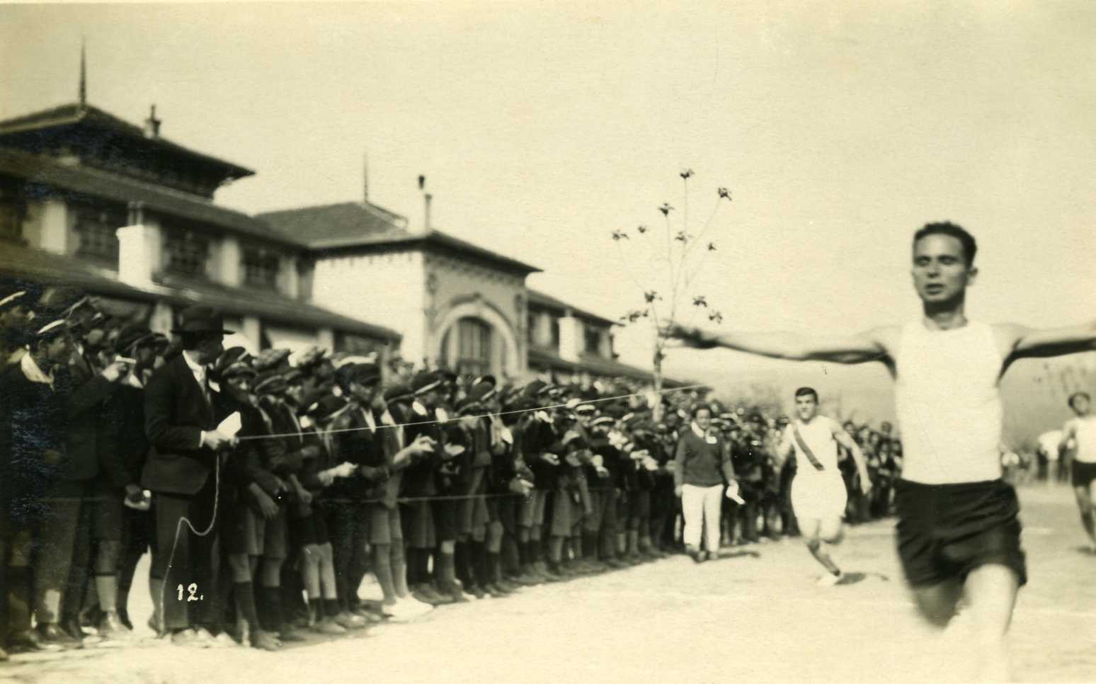 Ενας αιώνας γνώσης και προσφοράς-1