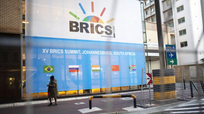 συνέντευξη-νταρόν-ατζέμογλου-στην-κ-563266918