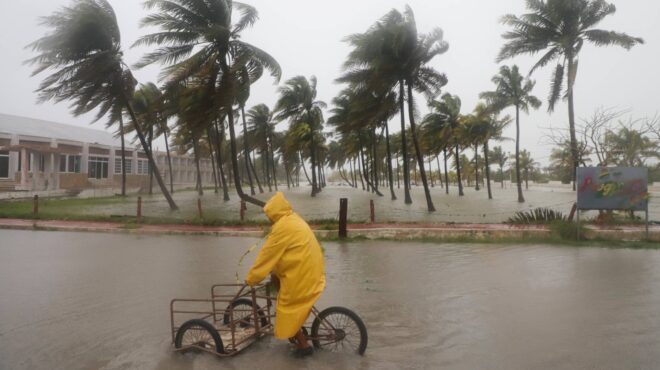 τυφώνας-μίλτον-η-φλόριντα-ετοιμάζε-563261896