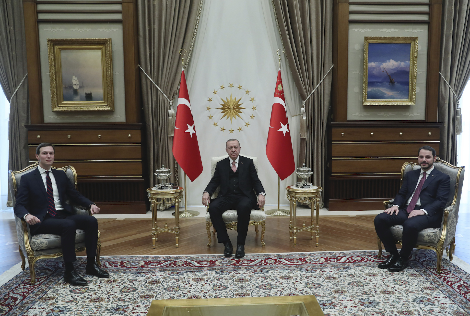 Τραμπ ή Χάρις; Ποιον θα προτιμούσε στην προεδρία των ΗΠΑ η Αγκυρα-2