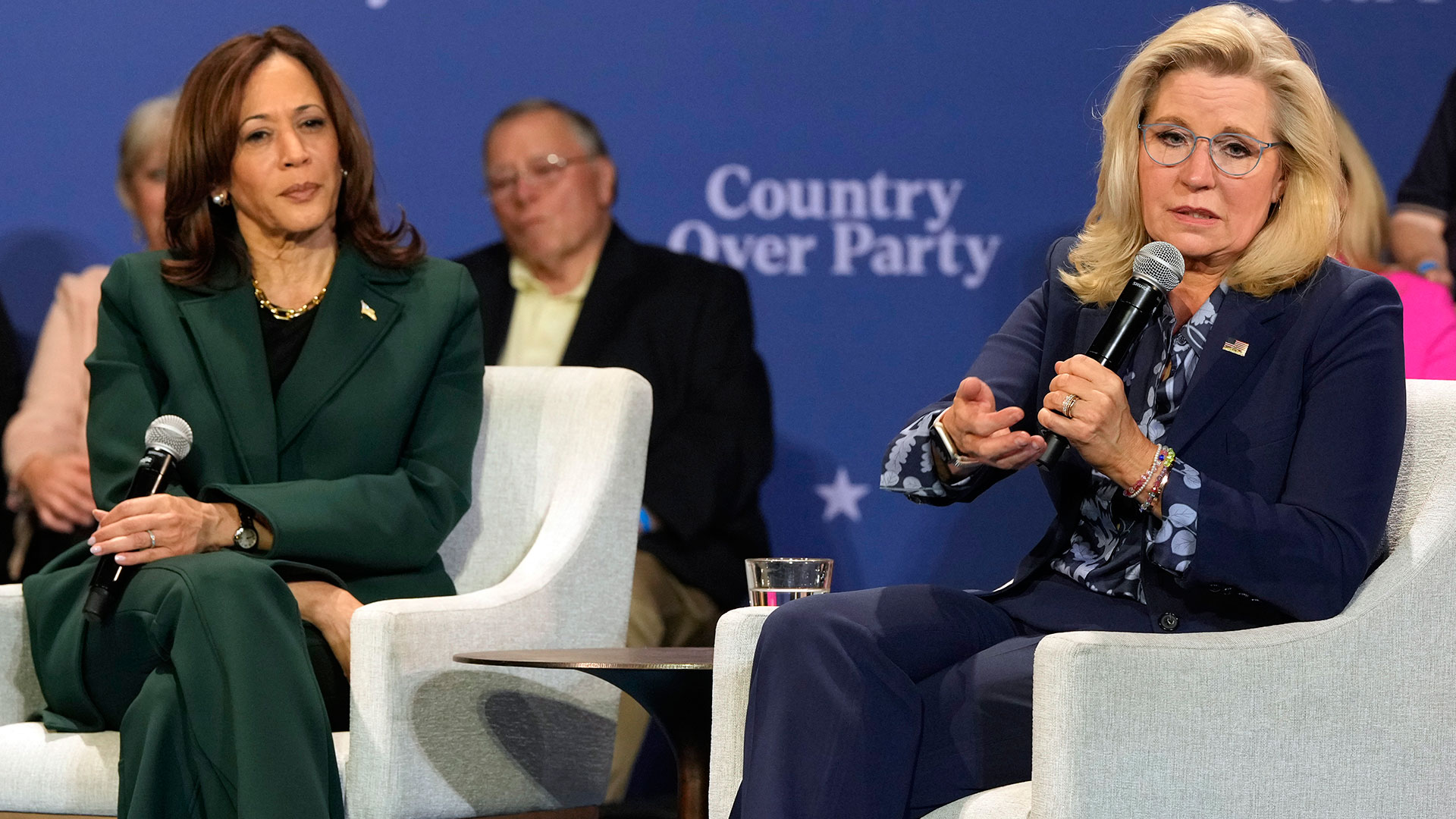 Χωρίς φραγμούς στην τελική ευθεία για τις κάλπες-2