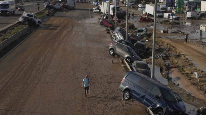 οι-72-ώρες-που-βύθισαν-τη-βαλένθια-563299339