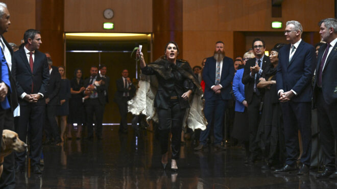 politico-το-τέλος-της-βρετανικής-αυτοκρατορί-563282770