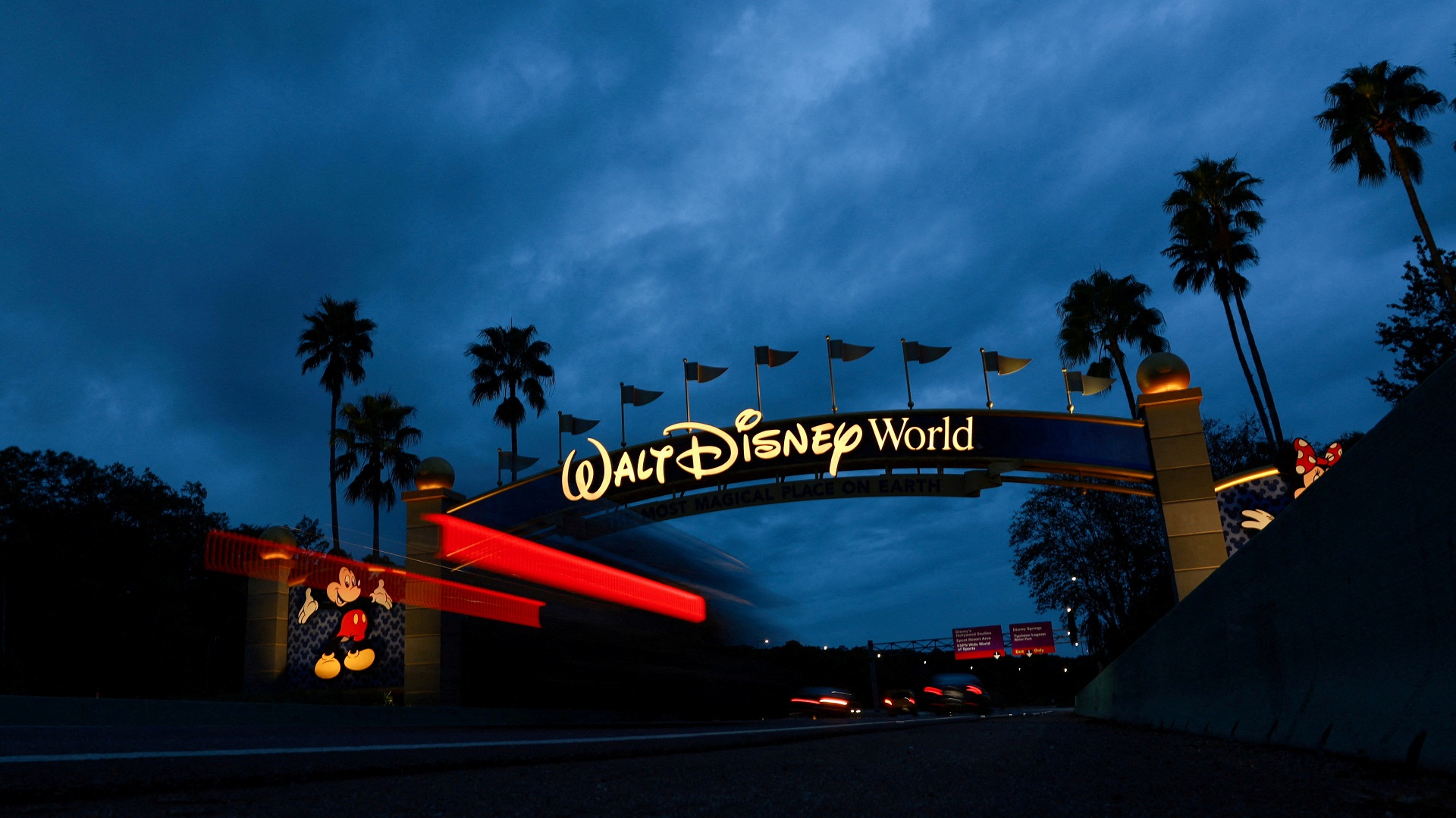 Τυφώνας «Μίλτον»: Η Φλόριντα ετοιμάζεται καθώς η καταιγίδα αναβαθμίστηκε στην Κατηγορία 5-3