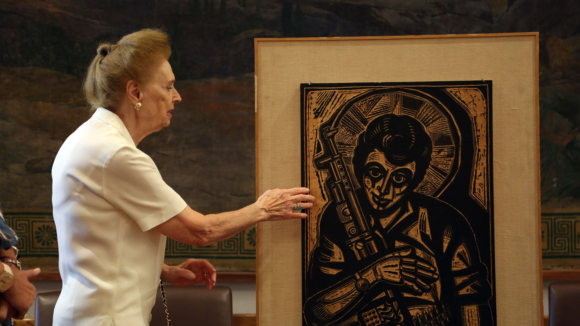 Βουλή: Χαρακτικό με τον Σπύρο Μουστακλή δώρισε η οικογένειά του-1