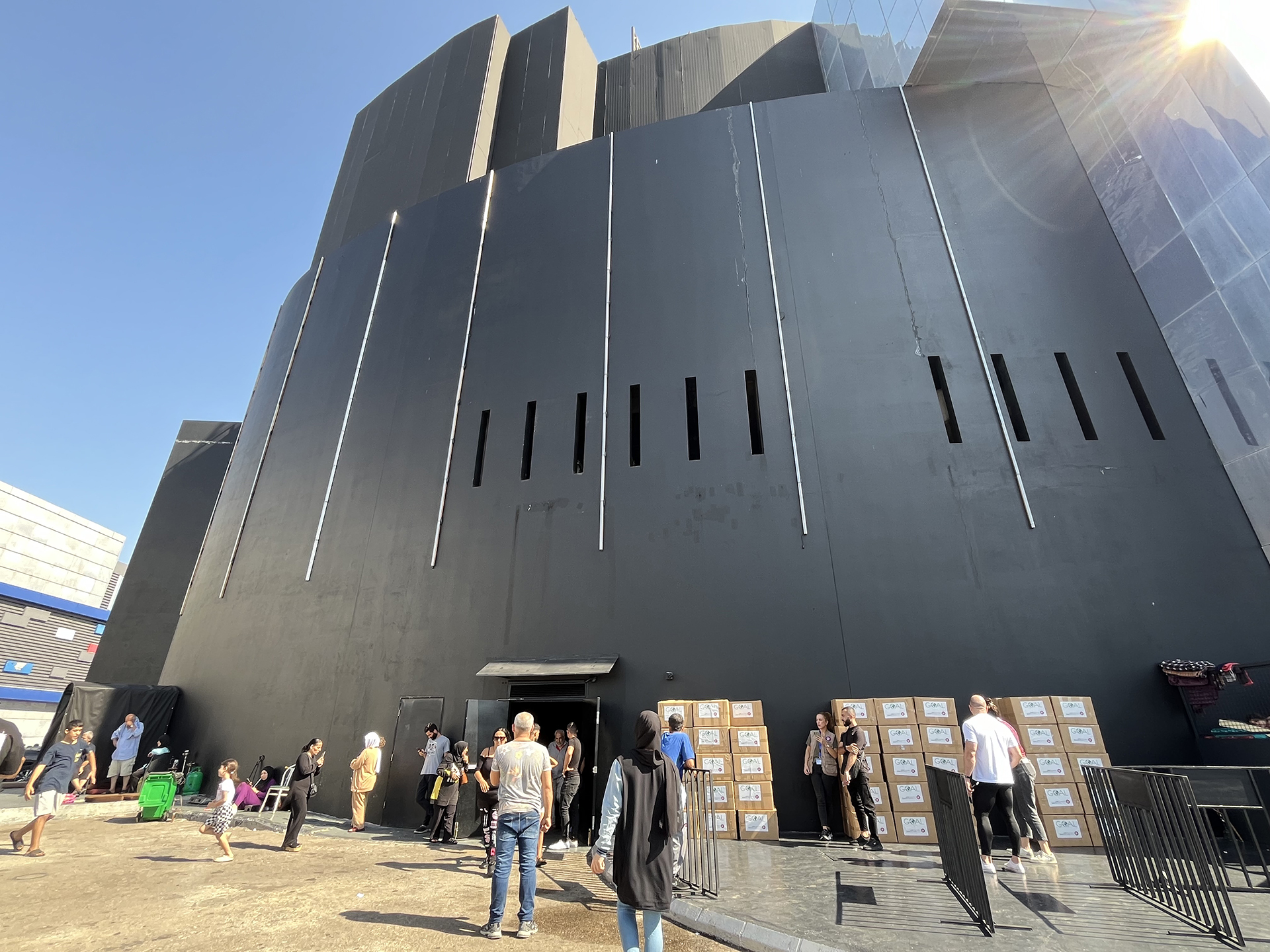 «Ηταν σαν την Αποκάλυψη. Θα πεθαίναμε από τις βόμβες, αν μέναμε πίσω»-1